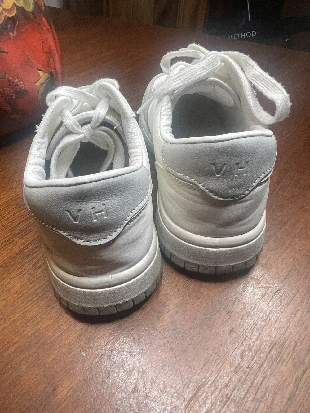 Vintage Havana Fresh 5 Women’s White/ Gray Sneakers Size 9M Suede Toe Cap